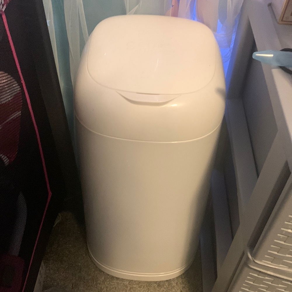 Diaper genie